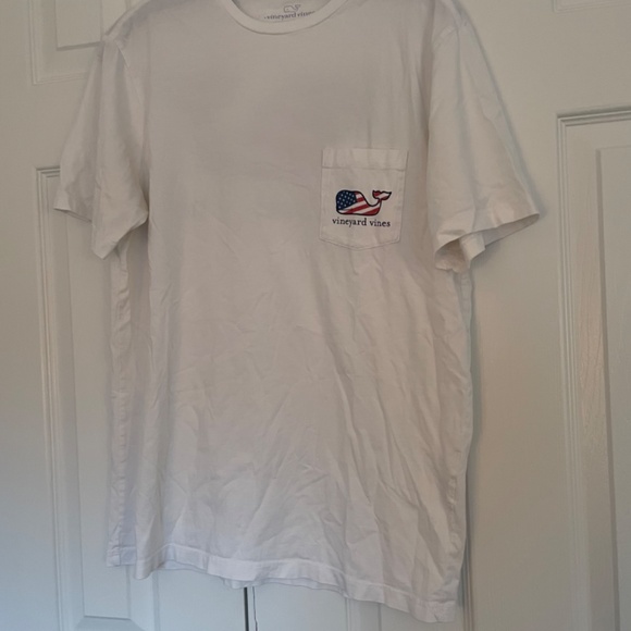 Vineyard vines white pocket  Americana t-shirt. Size small. - Picture 2 of 2